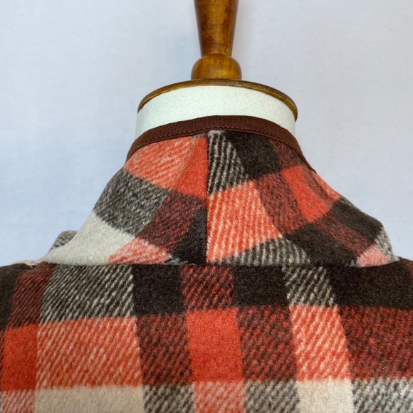 Buffalo Plaid Asymmetric Sleeveless Vest Cardigan - Picture 12 of 16